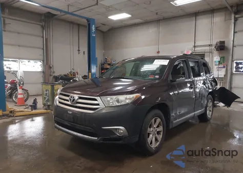 2013 Toyota Highlander Base Plus V6 z USA, uszkodzony, nr VIN 5TDBK3EH8DS209394